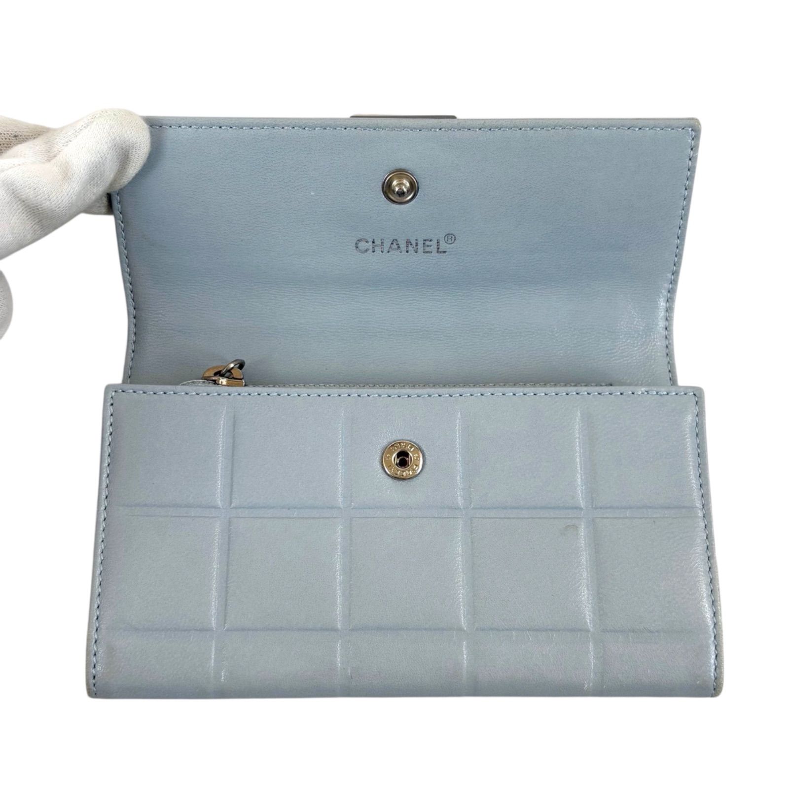 CHANEL チョコバー　Wホック　コンパクト財布 CHANEL シャネル マイクロチョコバー Wホックレザー二つ折り財布 ブラック