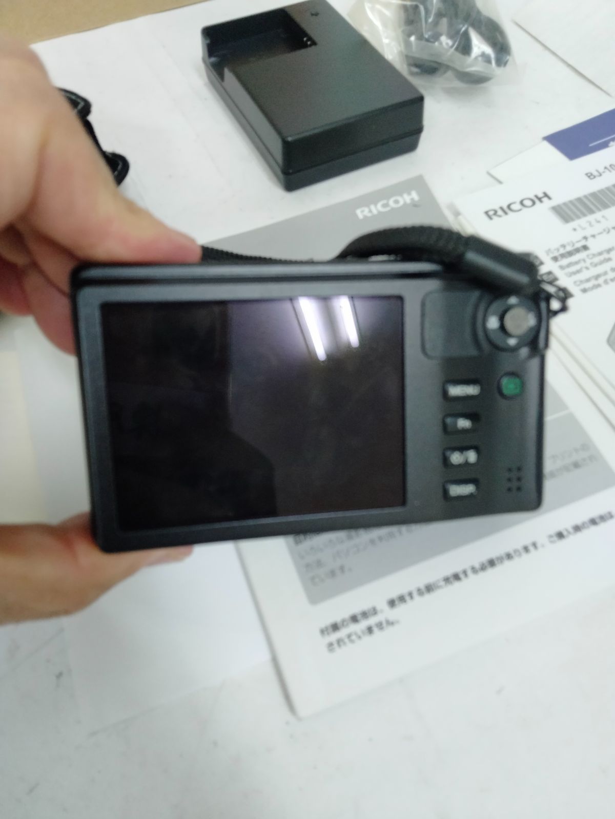 RICOH CX4 コンパクトデジタルカメラ ブラック 1000万画素 通電起動