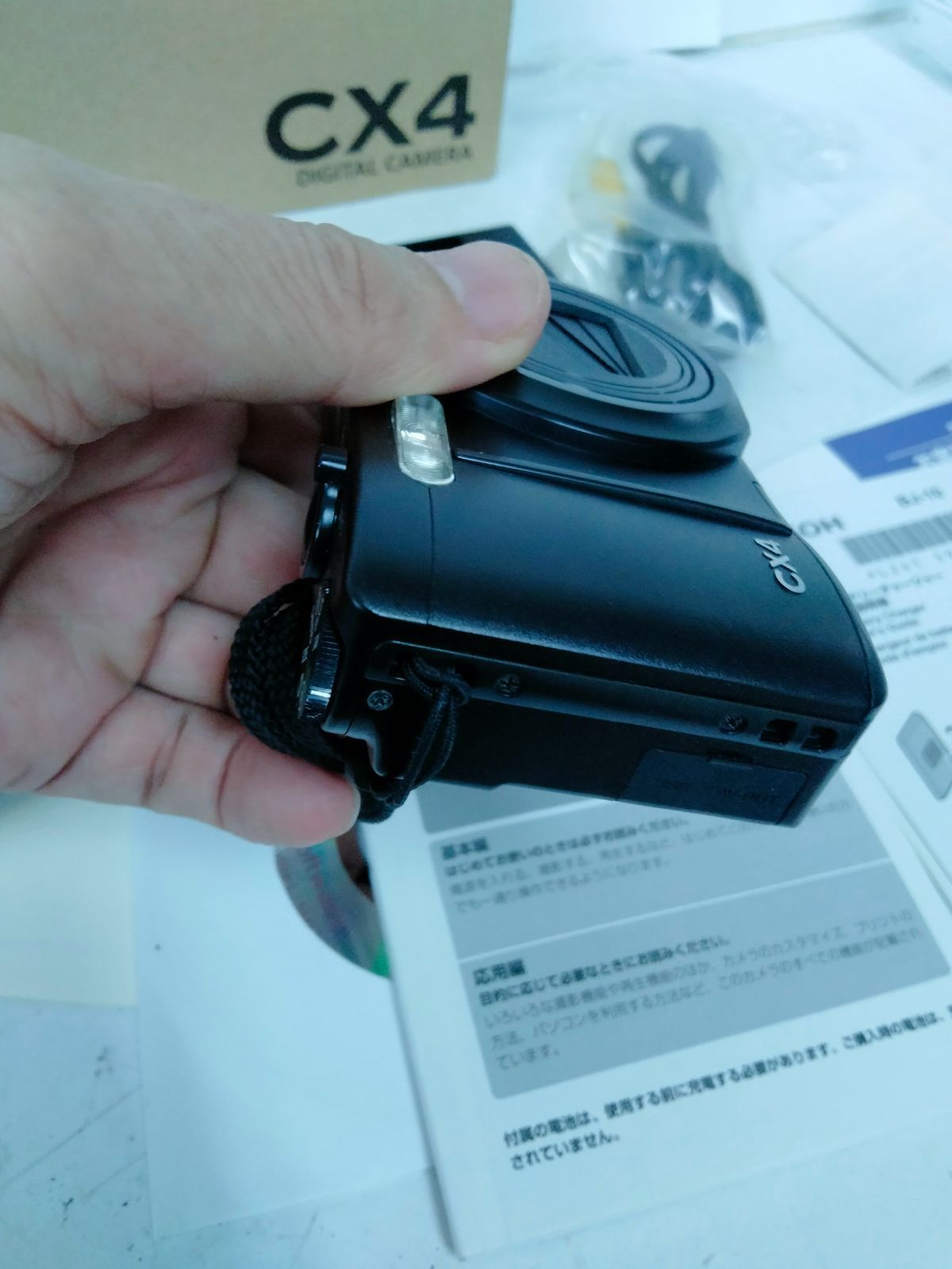 RICOH CX4 コンパクトデジタルカメラ ブラック 1000万画素 通電起動