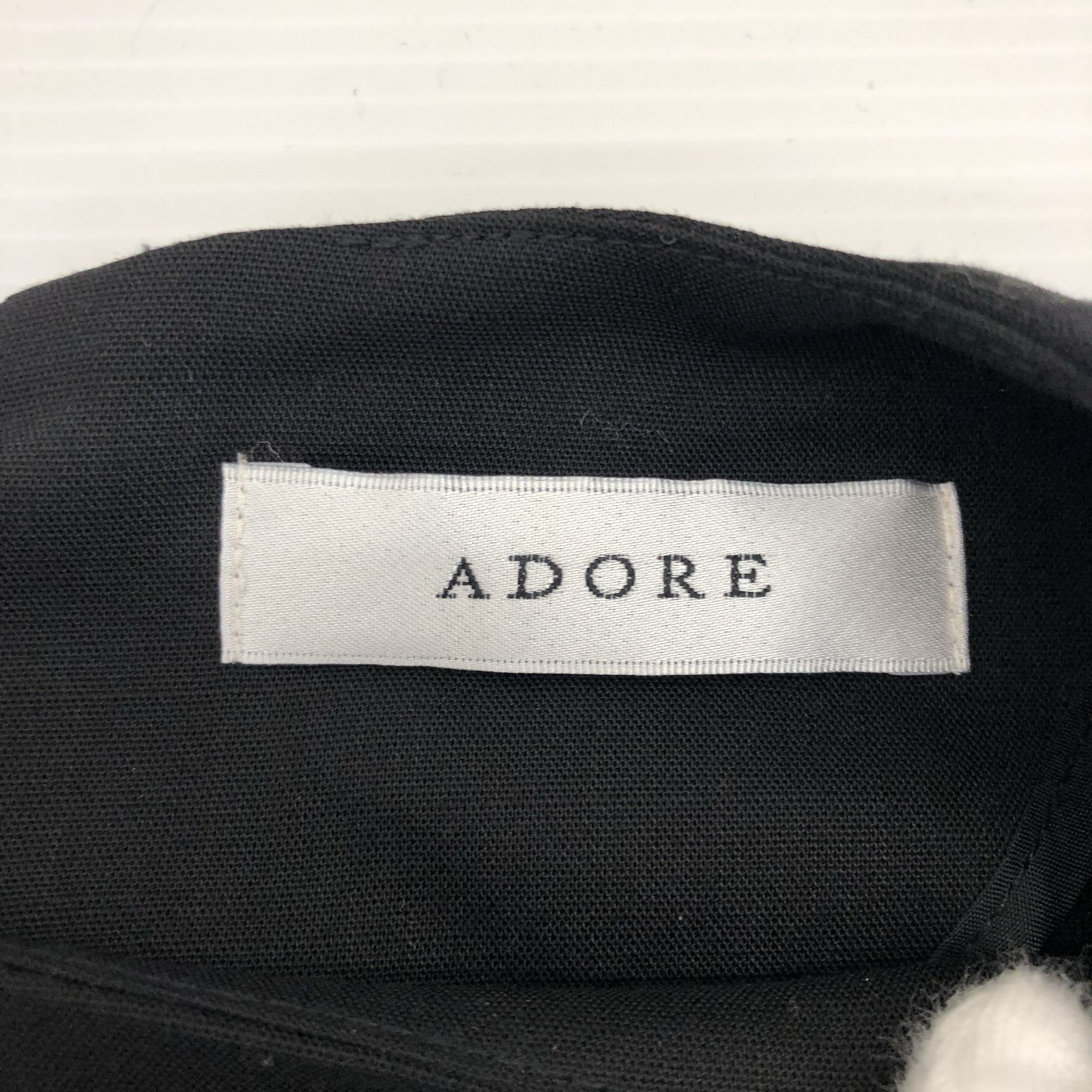 ADORE アドーア デザイントップス 袖刺繍 38 ブラック レディース 