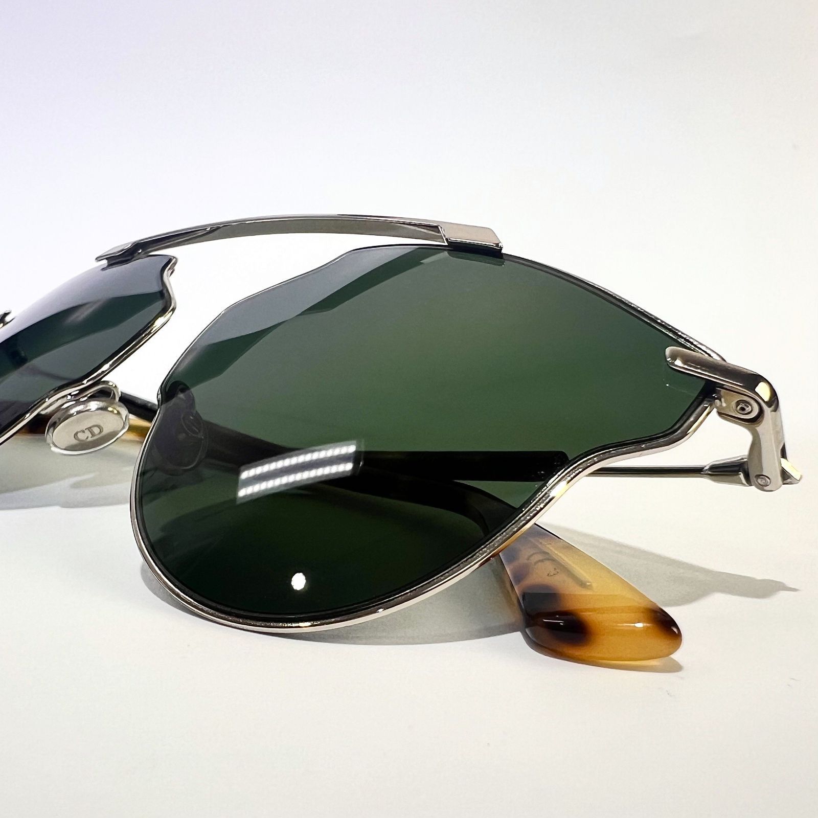 新品未使用 DiorSOREAL ディオール サングラス シルバー×グリーン Dior ディオール サングラス DIORSOREALPOP 3YG/QT シルバー グリーン