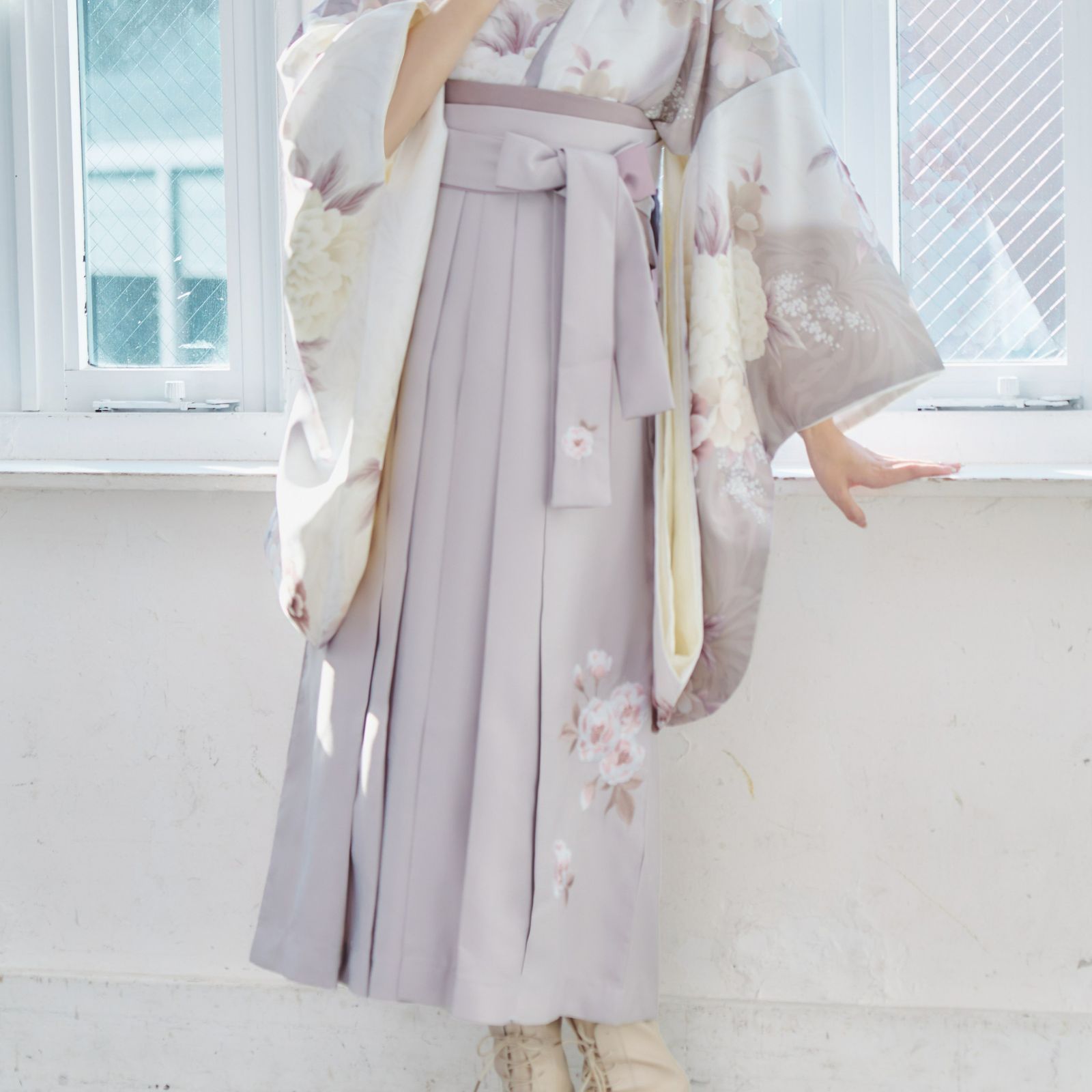 袴＋帯】新品 袴単品 グレージュ 刺繍入り 卒業式用 袴のみ はかま 