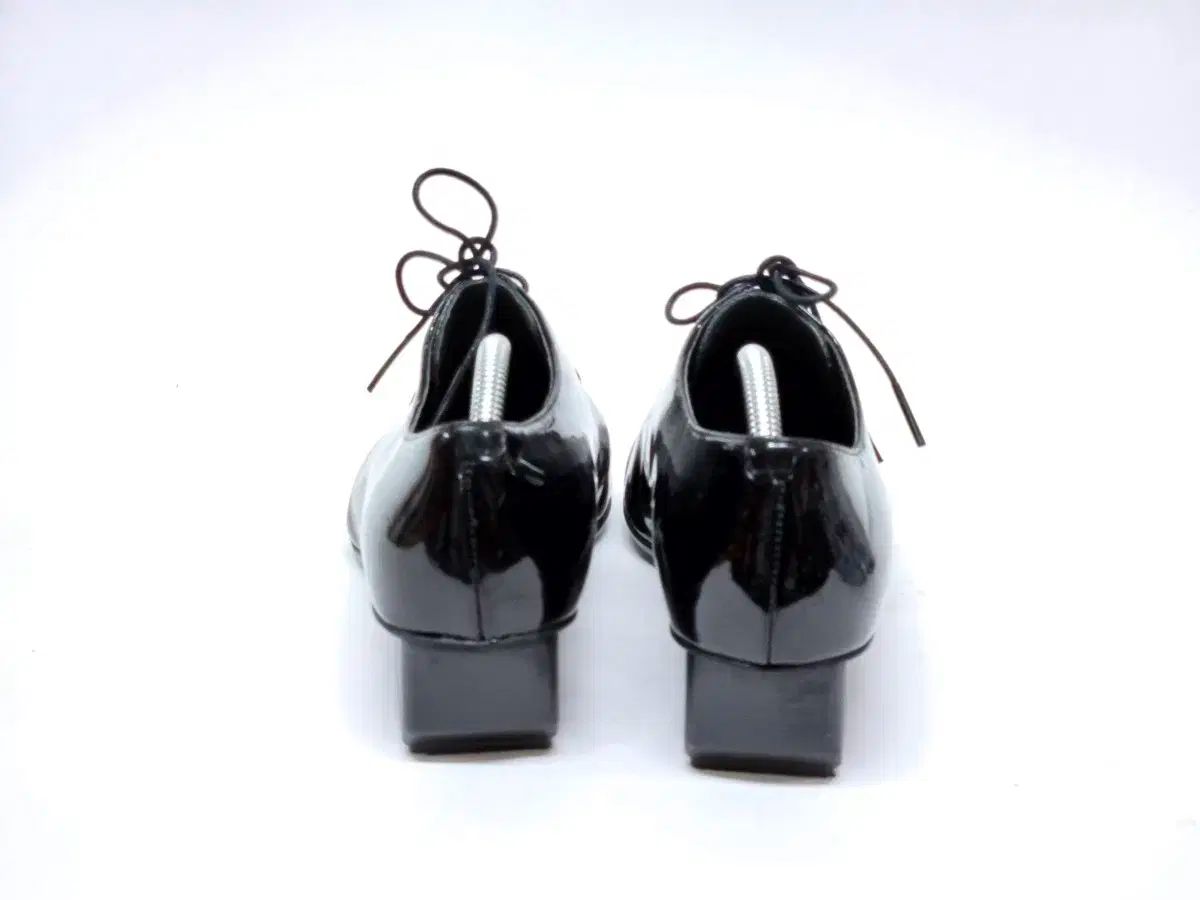 【美品】カンペール レースアップ バレエシューズ ブラック 37 カンペール ブラック パテント ヒール レースアップ シューズ 38 240mm