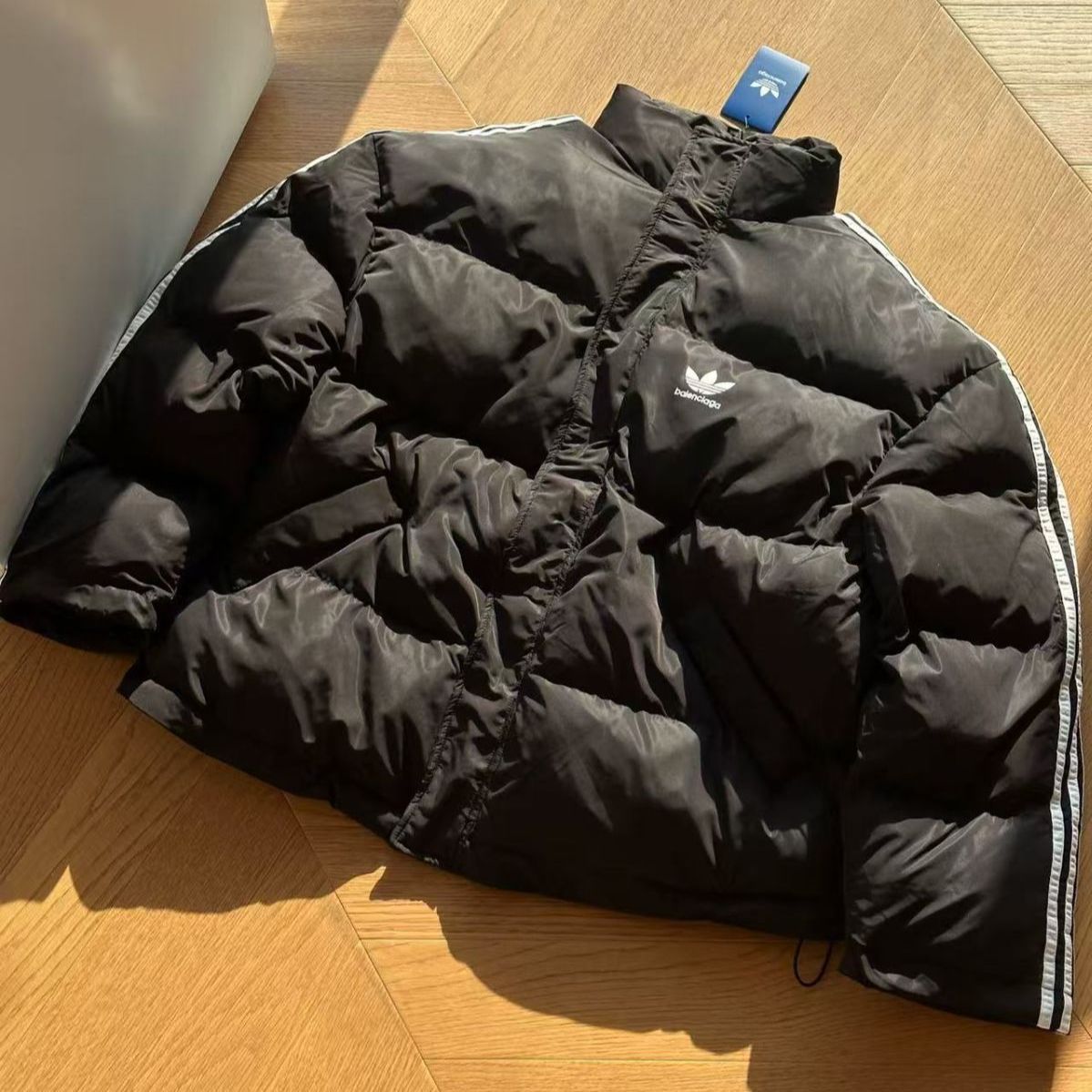 新品55万 Balenciaga バレンシアガ ダウンジャケットパファーブルゾン BALENCIAGA】ロゴ パファージャケット Black 送料関税込 (BALENCIAGA