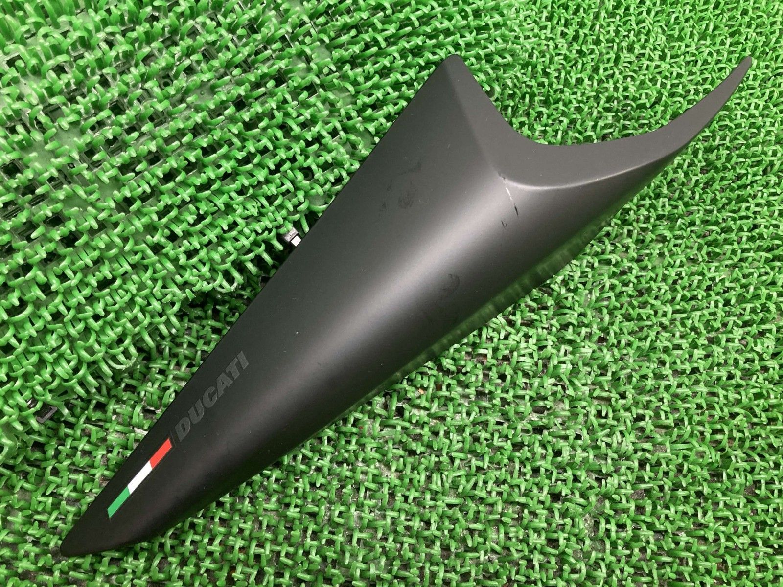 M937 シートカウル 右 マットB 482.1.699.1A ドゥカティ 純正 中古