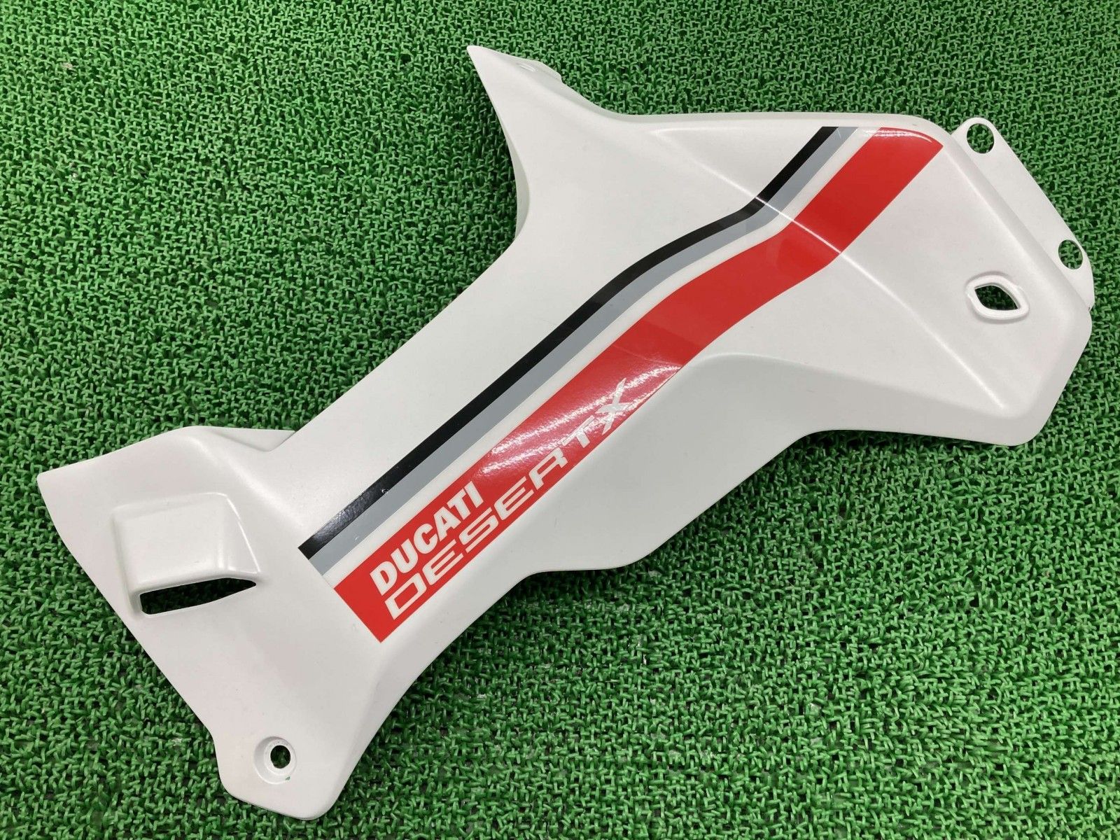 デザートX サイドカウル 右 白 480.1.C87.1A ドゥカティ 純正 中古