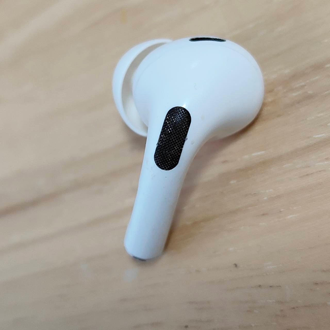 Apple AirPods Pro 2世代 片耳 L 片方 左耳 122 Apple AirPods Pro 2世代 片耳 L 片方 左耳 Cランク - メルカリ