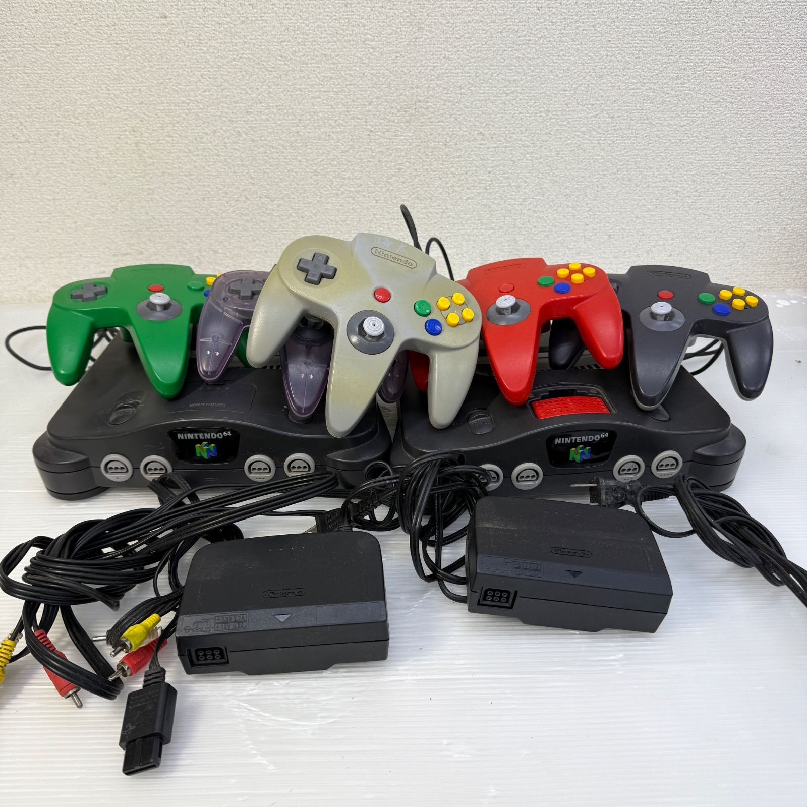☆任天堂 64☆本体 二台 コントローラー 5台 電源コード テレビ接続コード ゲーム機 平成 テレビゲーム