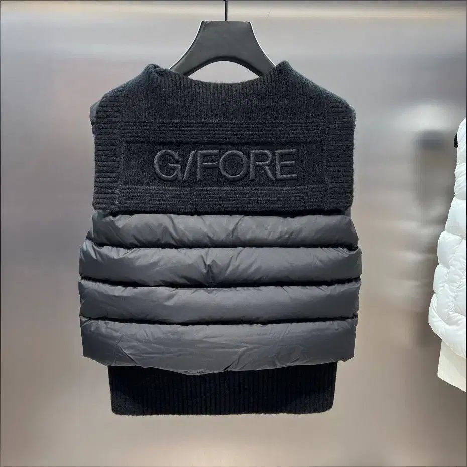 G FORE(ジーフォア) レディースゴルフ ダウン ベスト - メルカリ