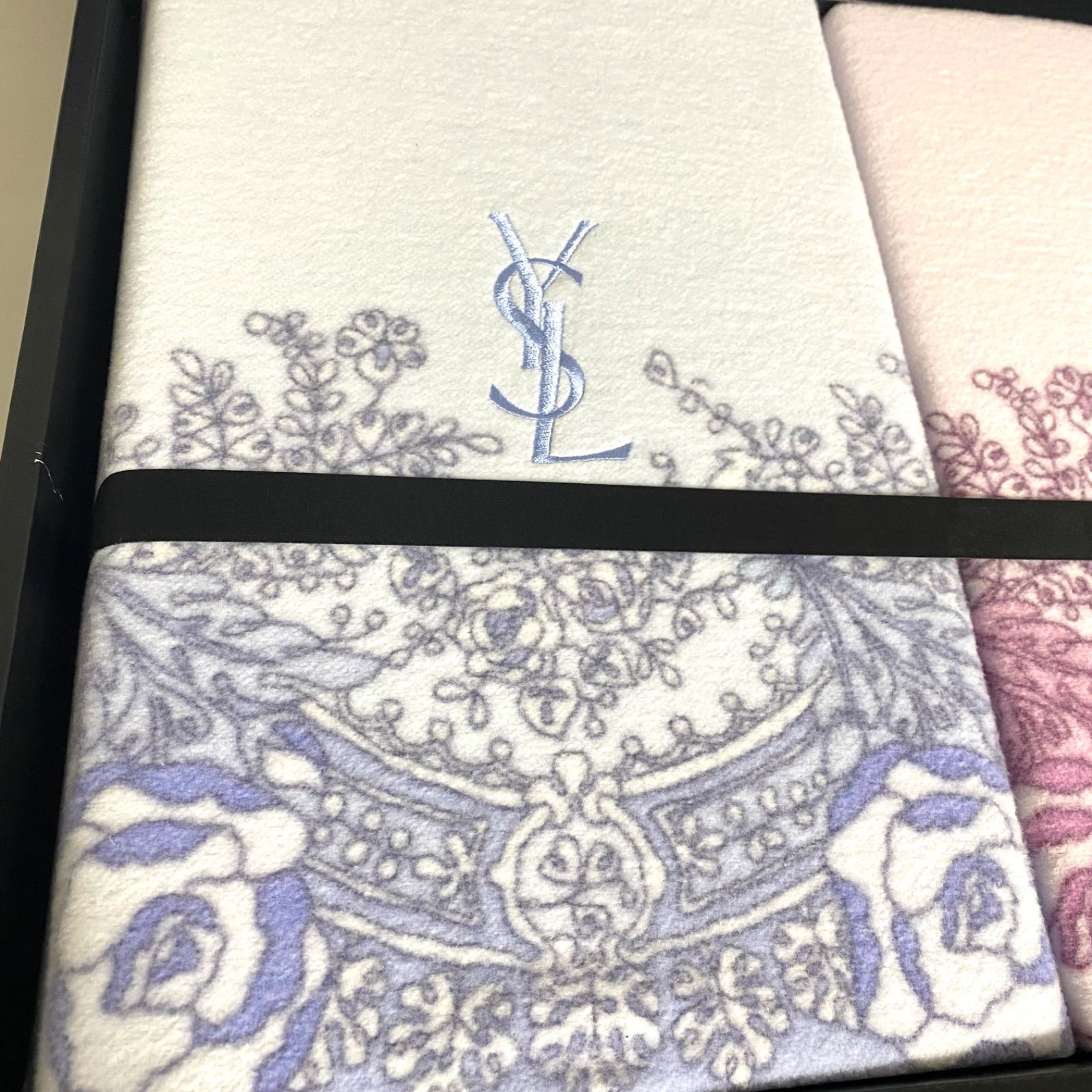 イヴ・サンローラン　綿毛布2P YSLロゴ　ペイズリー柄　ブルー　ピンク　ペア 新品未使用】イヴ・サンローラン 綿毛布2P YSLロゴ ペイズリー柄