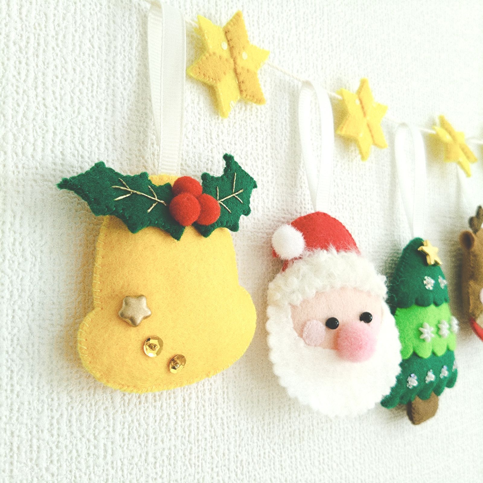 クリスマスガーランド(サンタさんバージョン) - メルカリ