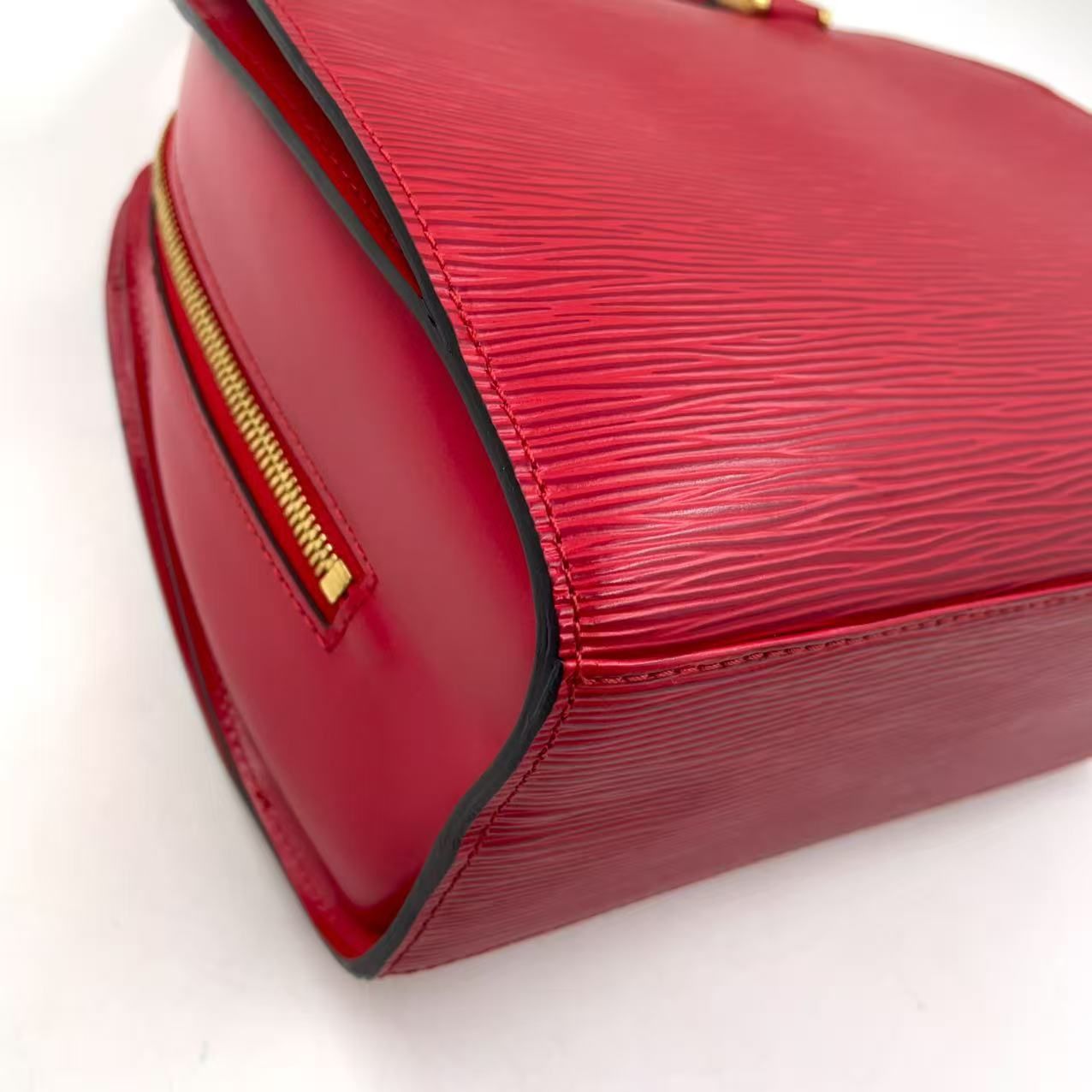 LOUIS VUITTON ポンヌフ エピ エピ カスティリアンレッド レザー