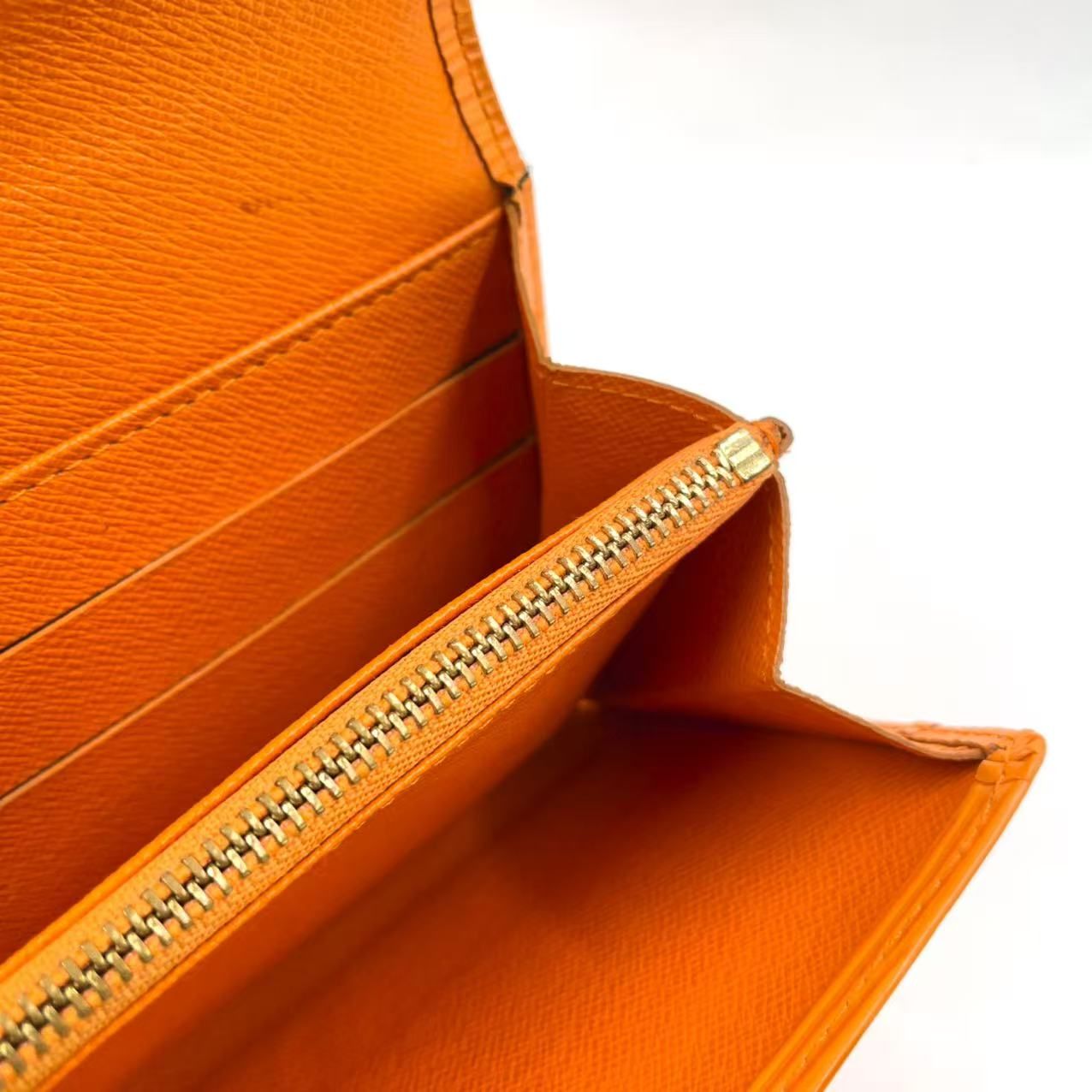 LOUIS VUITTON ポルトトレゾール インターナショナル エピ エピ