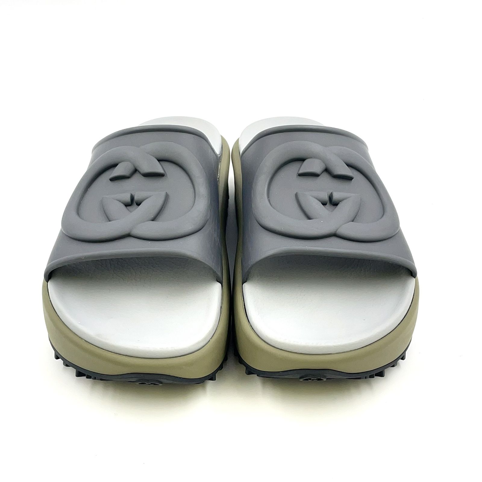 GUCCI インターロッキングG ラバー カーキグリーン×グレー サンダル