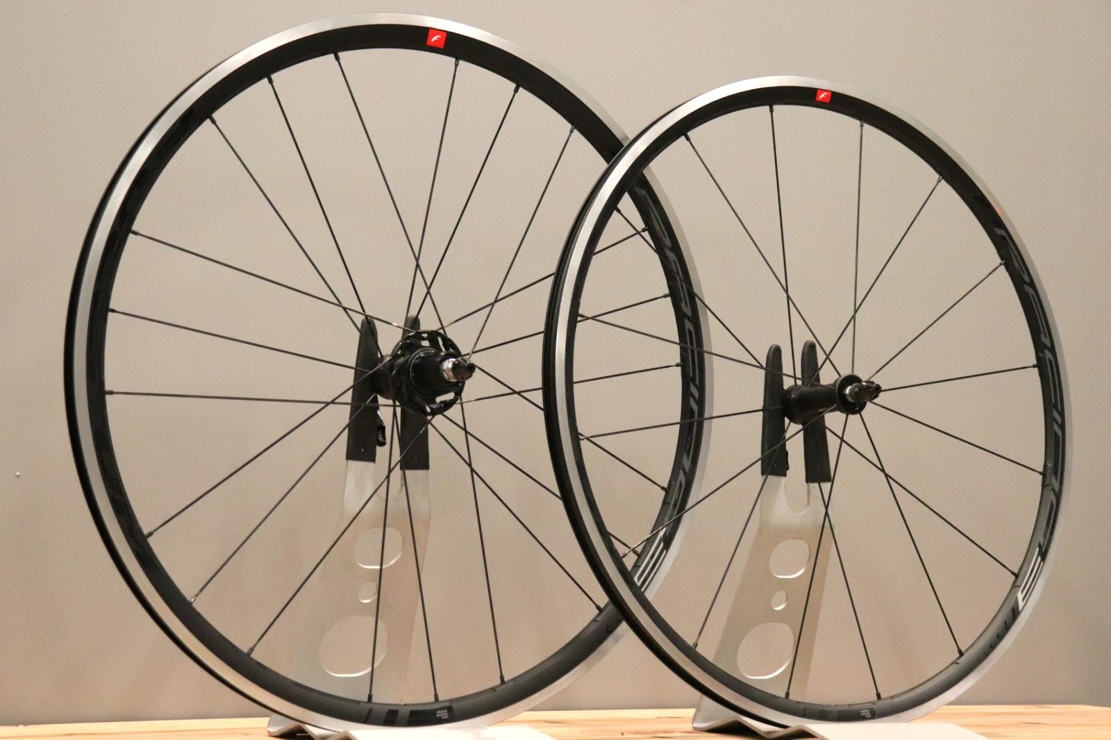 フルクラム FULCRUM レーシング RACING 3 アルミ クリンチャー