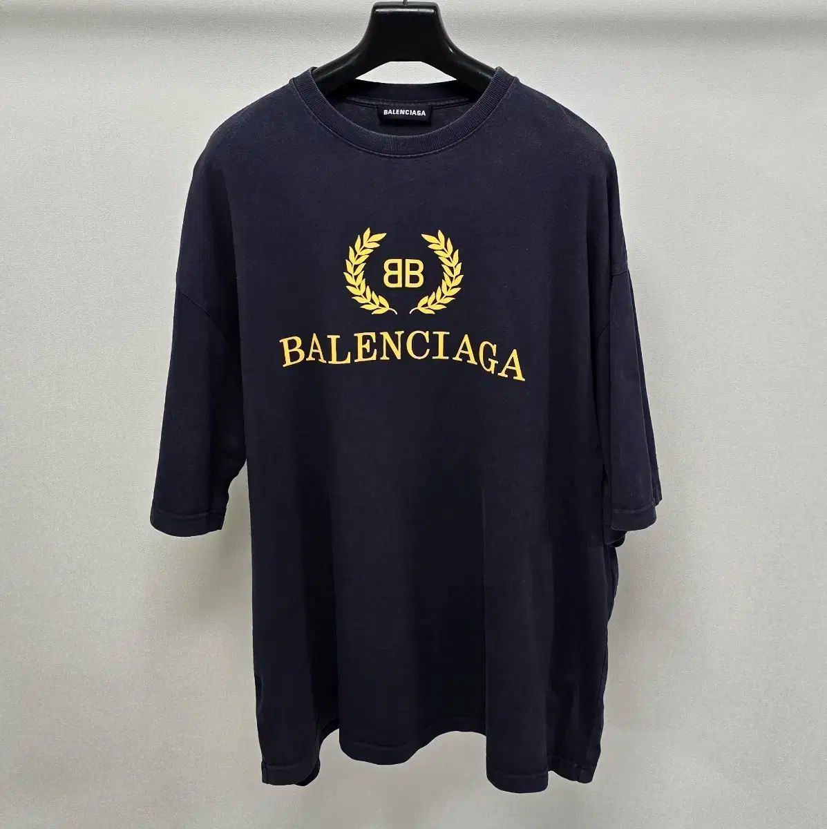 【新品】BALENCIAGA(バレンシアガ) BB 月桂樹ロゴ 半袖Tシャツ バレンシアガ 月桂樹ロゴ 半袖 Tシャツ Mサイズ 105 出品 - メルカリ