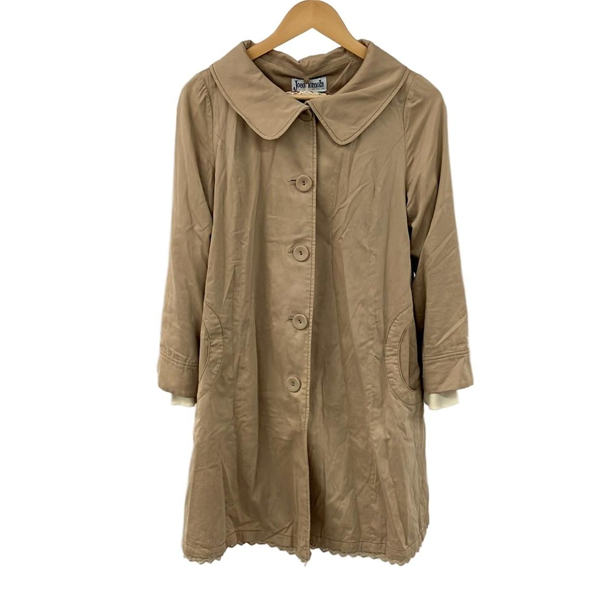ホコモモラ　ベージュ トレンチコート JOCOMOMOLA(ホコモモラ) コート サイズ40 XL レディース - ベージュ