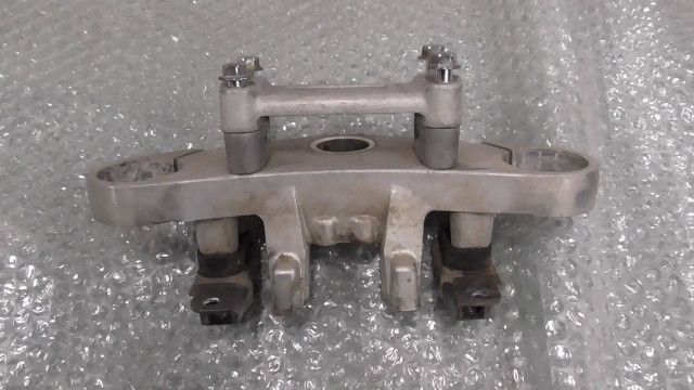 バリオス ZR250A-023xxx の トップブリッジ:#1763598477