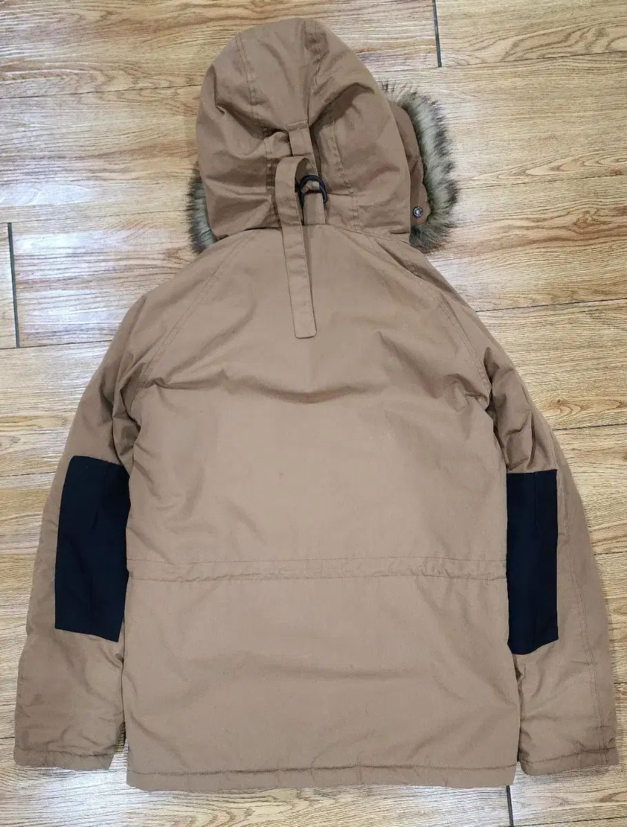 Carhartt カーハート フード ファー ダウン アウター ブラウン