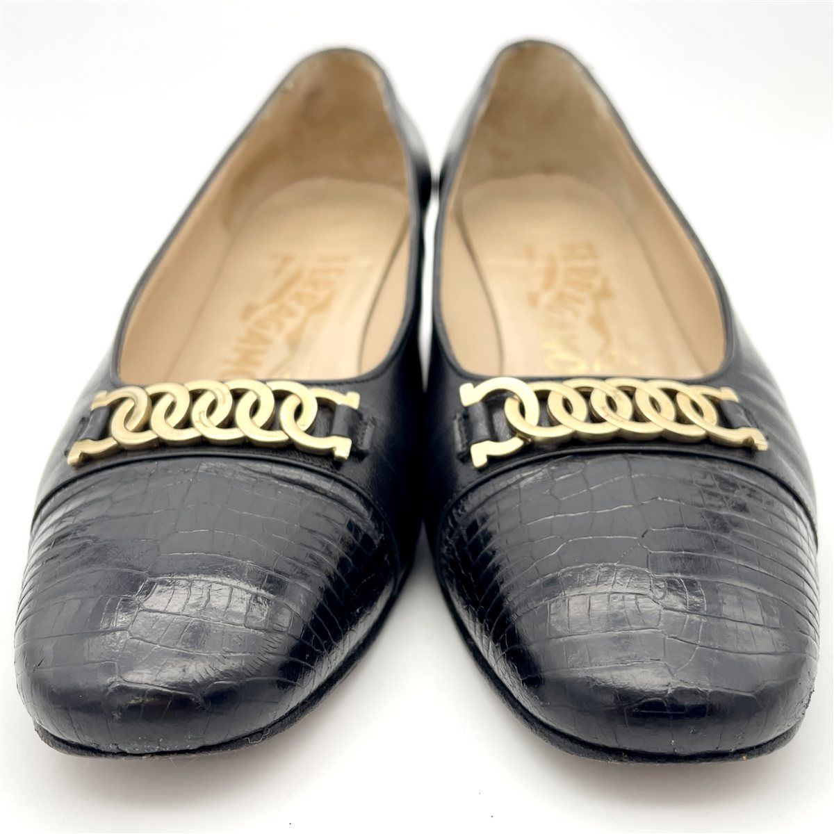 新品　フェラガモ ガンチーニ金具　ローファー　パンプス　美品 新品 フェラガモ パンプス 未使用 ブラック 美品 ロゴ金具 ガンチーニ