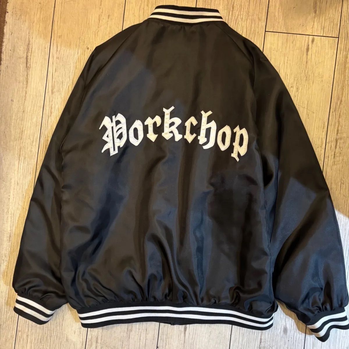 PORKCHOP GARAGE SUPPLY 】 SATIN SPORT JKT ブラック Lサイズ - メルカリ