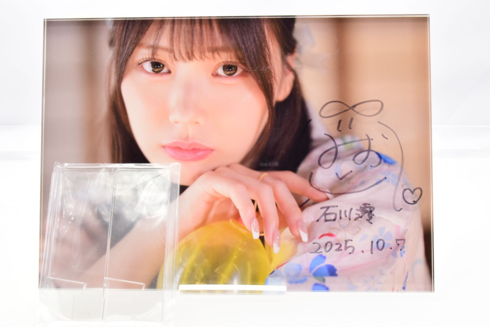 r-647☆良品☆石川澪アクリルスタンド サイン入り - メルカリ