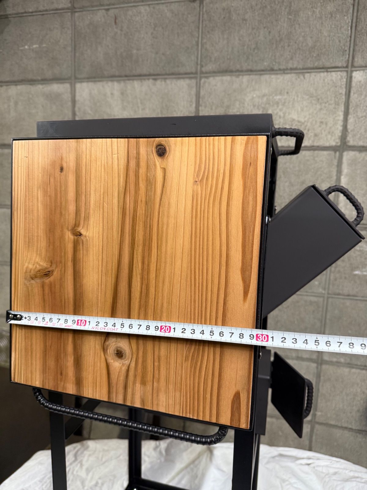 受注生産】移動式サイドテーブル付きロケットストーブ - メルカリ