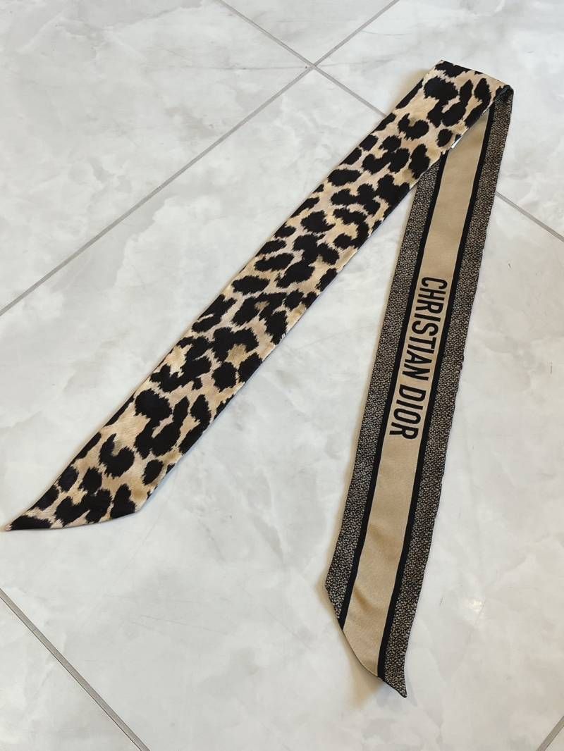 クリスチャンディオール ミッツァ スカーフ ヒョウ柄 Dior - メルカリ
