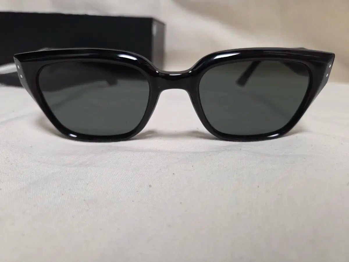 GENTLE MONSTER(ジェントルモンスター) NADA 01 サングラス Gentle