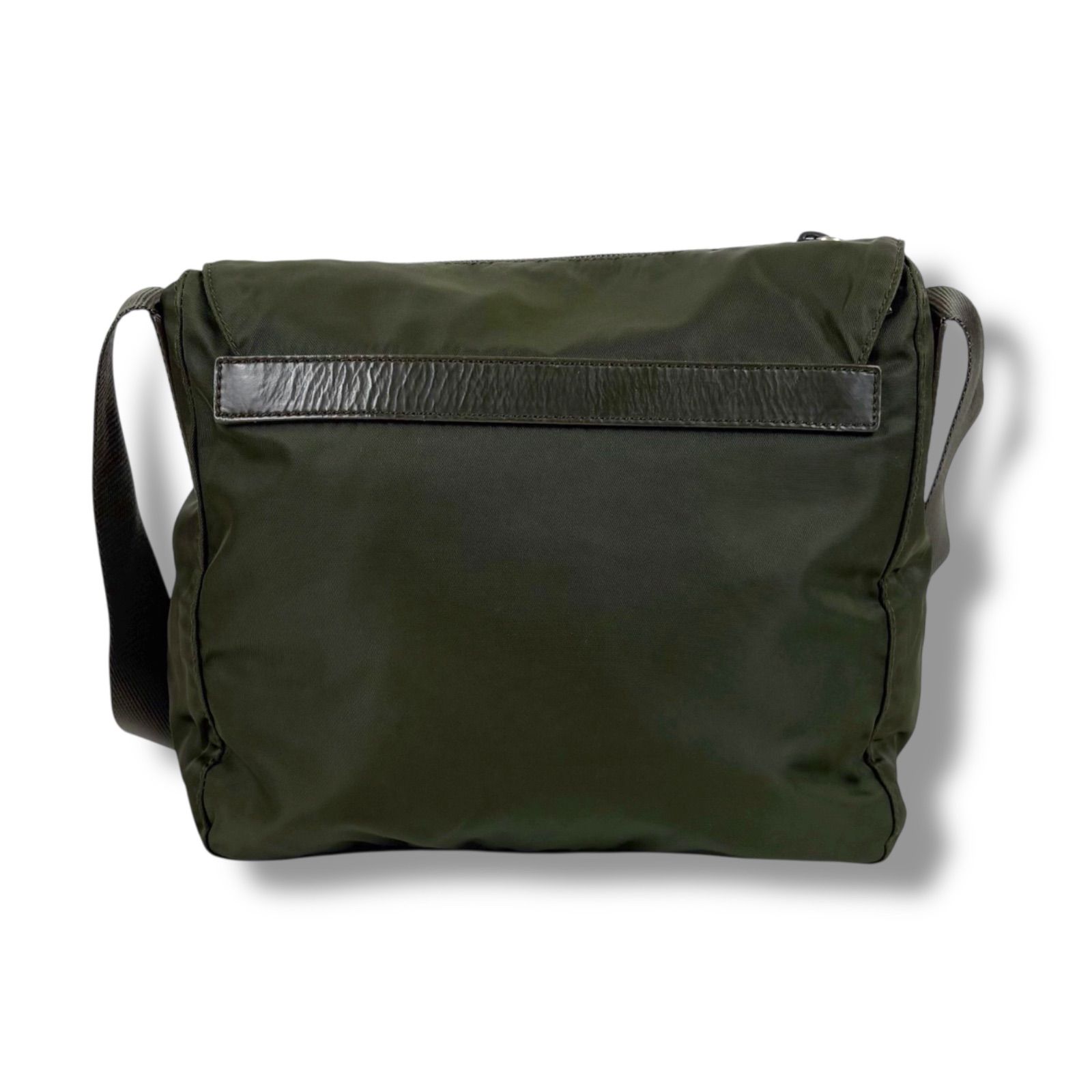 ほぼ未使用　プラダ　クロスボディバッグ　ダークカーキ ほぼ未使用 プラダ クロスボディバッグ ダークカーキ ほぼ未使用