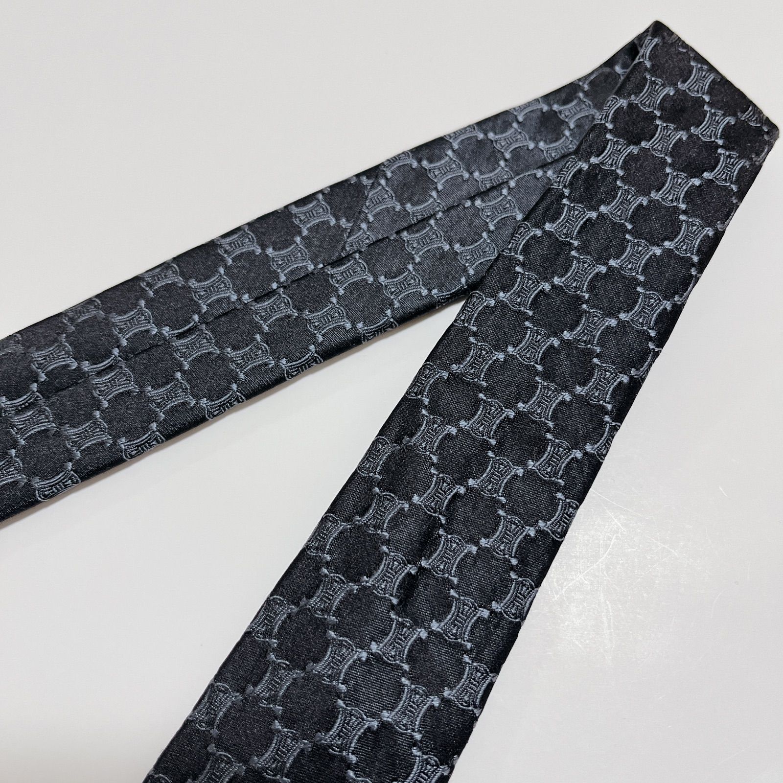 美品 セリーヌ ネクタイ ハイブランド マカダム柄 トリオンフ 光沢