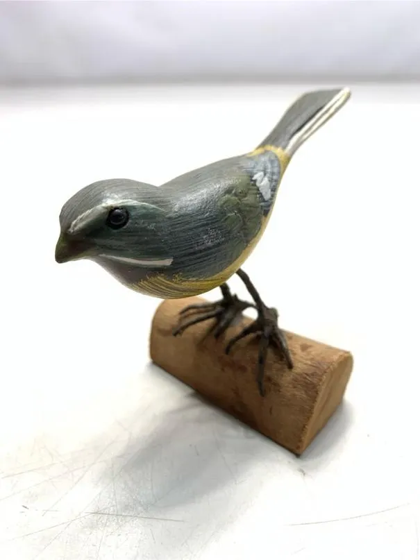 インテリア小物 希少 キセキレイ バードカービング 野鳥彫刻 木彫りの
