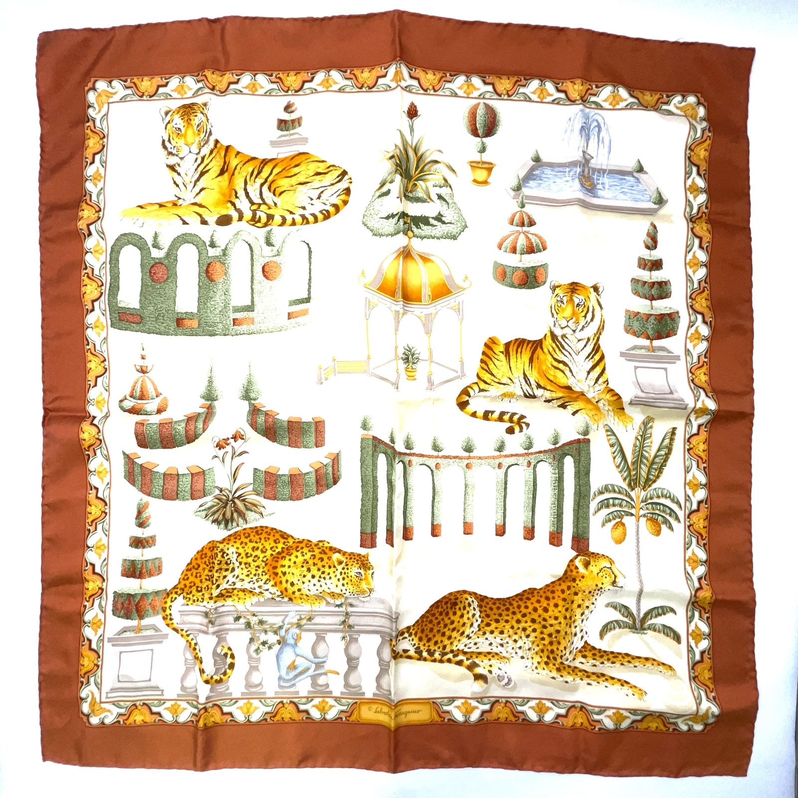 Salvatore Ferragamo トラとヒョウ柄 シルク アイボリー×ライト