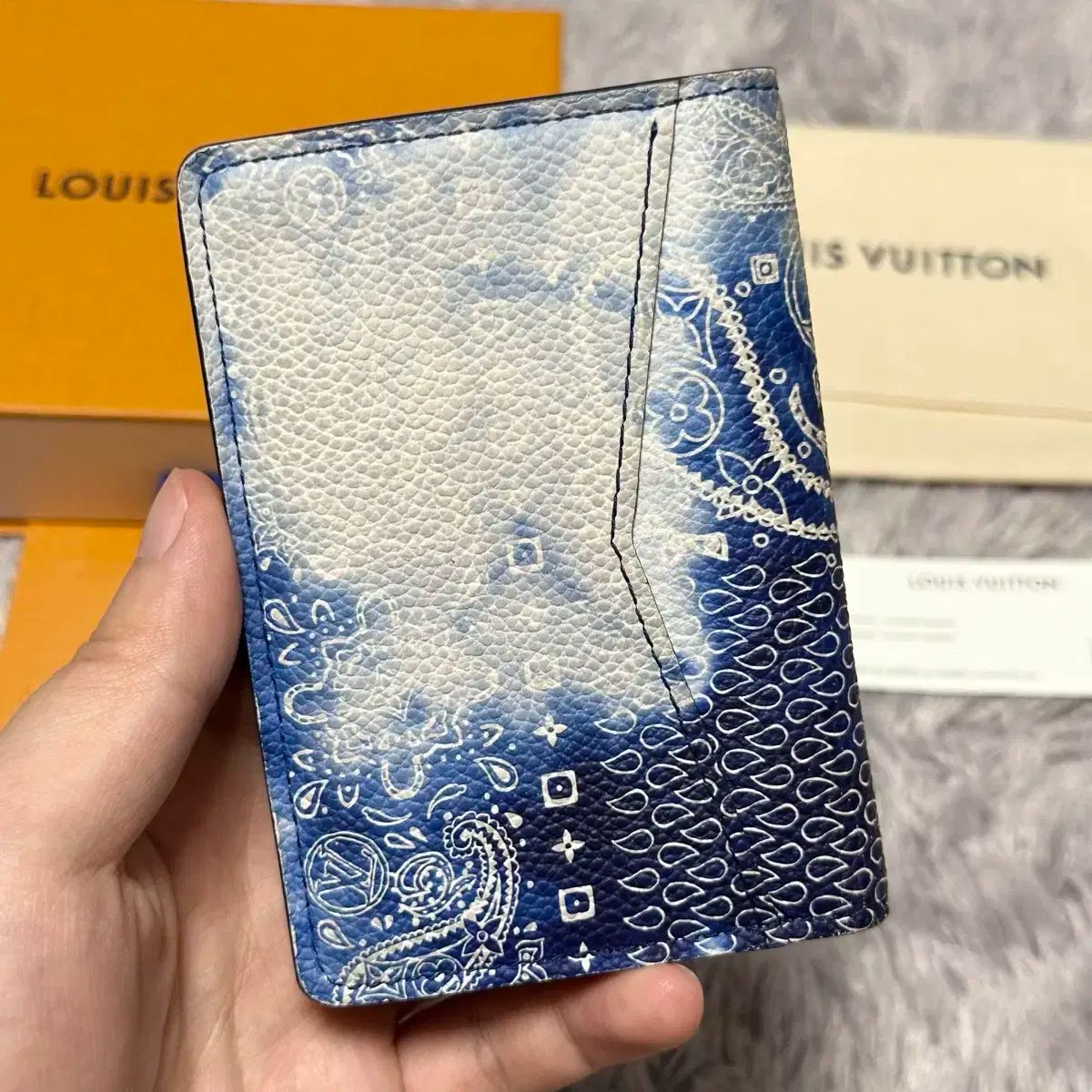 モデル ルイヴィトン エクリプス バンダナ オーガナイザー カードウォレット