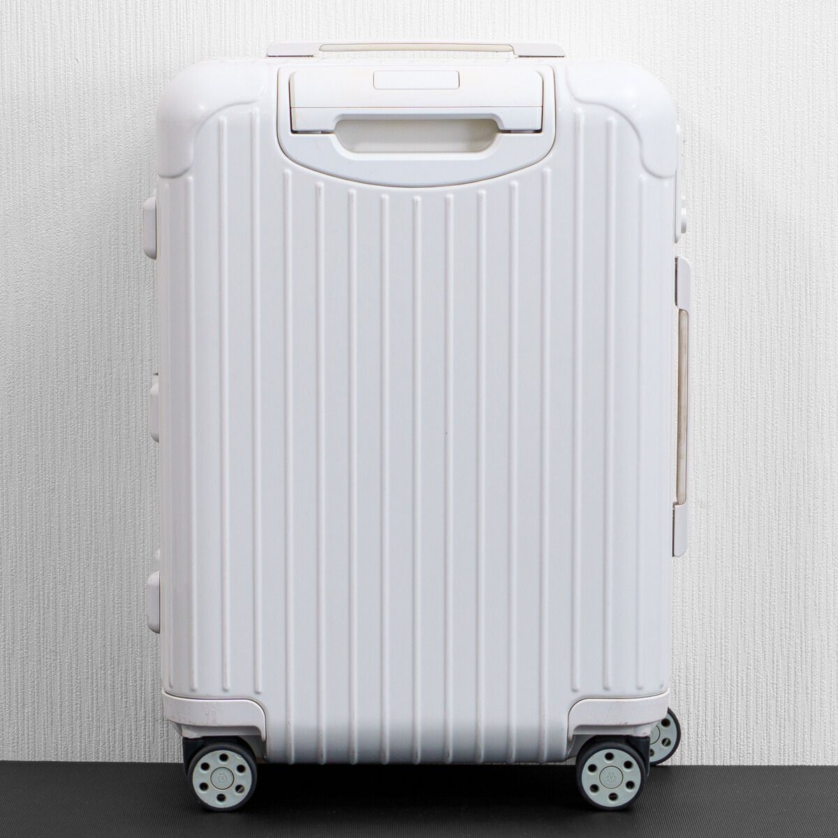 RIMOWA リモワ Essential Cabin エッセンシャルキャビン S 34L 機内
