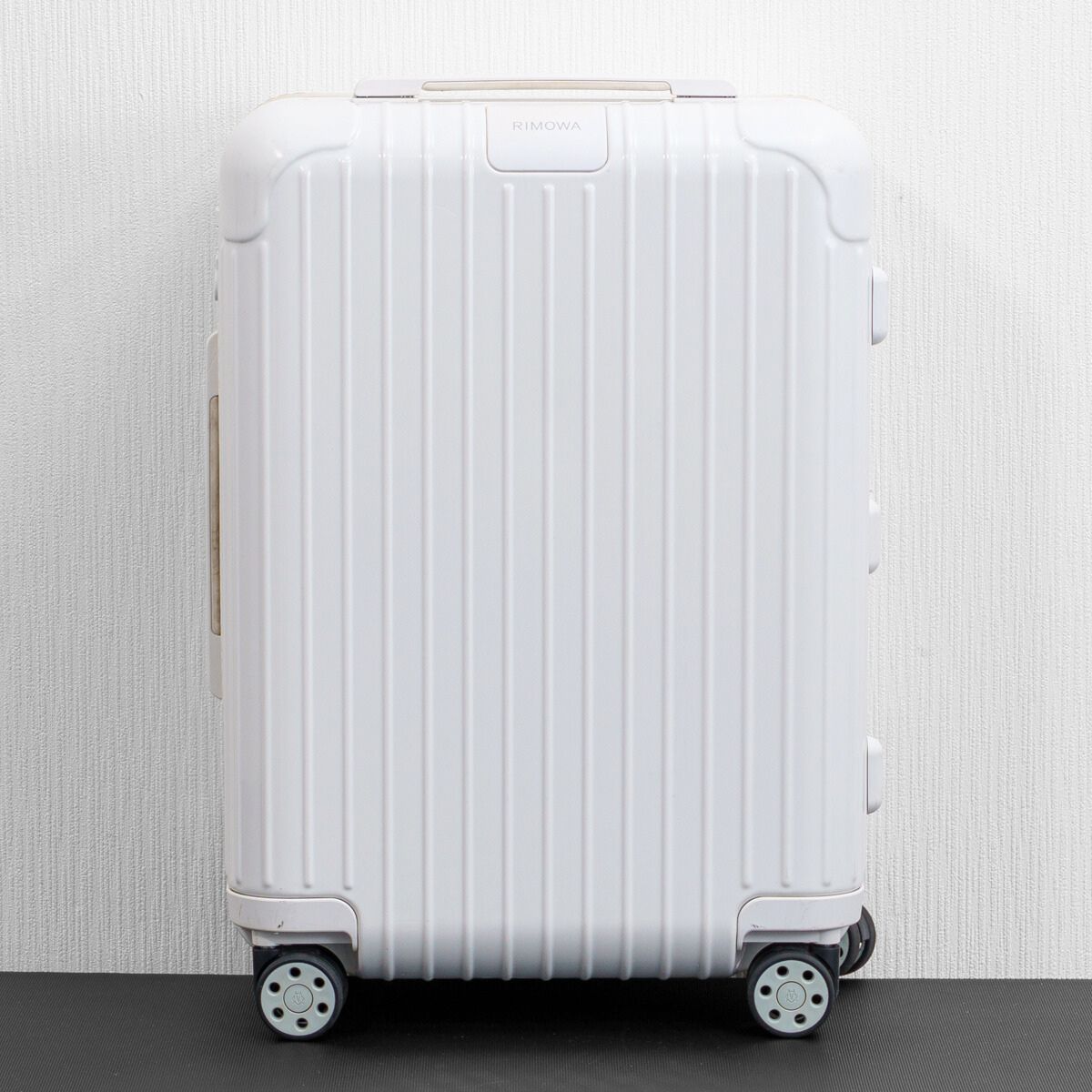 RIMOWA リモワ Essential Cabin エッセンシャルキャビン S 34L 機内
