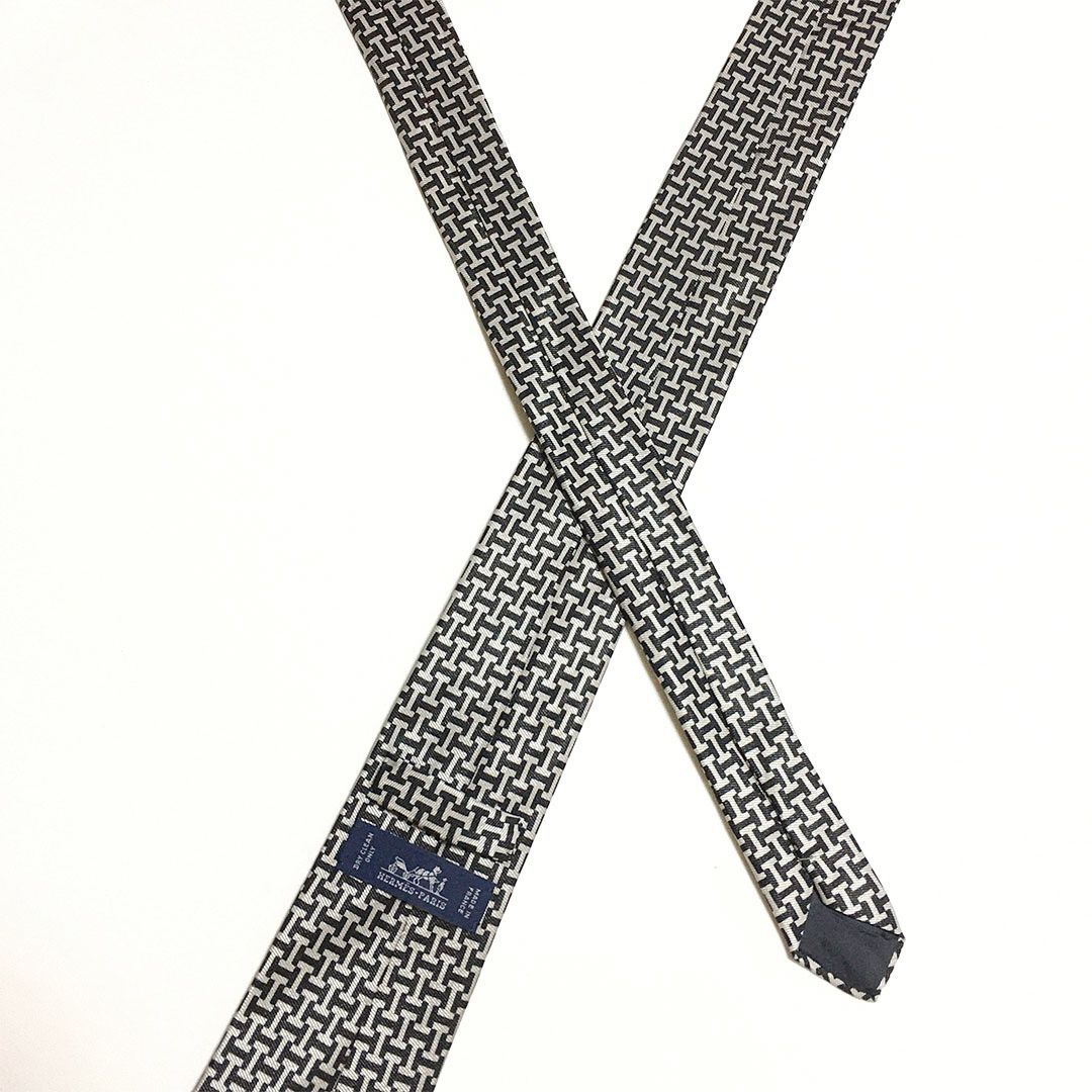 未使用級 エルメス HERMES ネクタイ シルク100% ブラック / シルバー