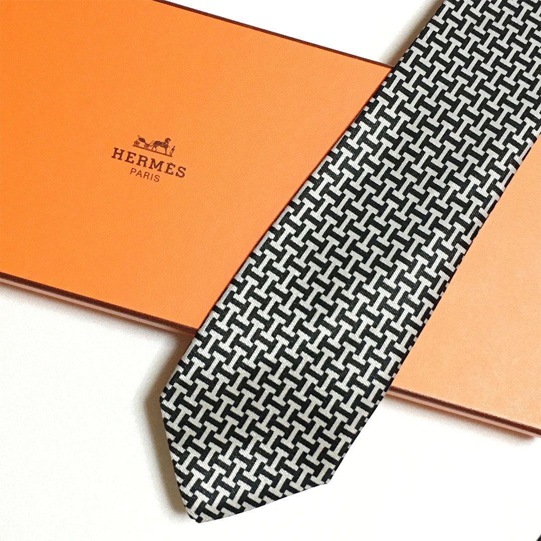 未使用級 エルメス HERMES ネクタイ シルク100% ブラック / シルバー