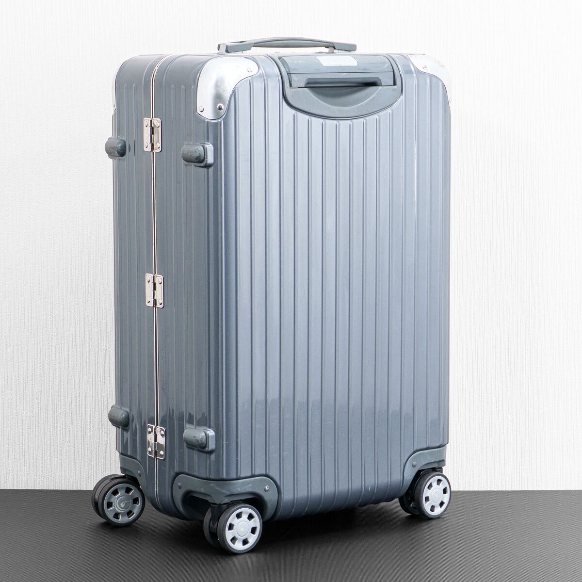 「るか」RIMOWA リモワ　ハイブリッドLimbo リンボ RIMOWA リモワ LIMBO リンボ 55L 4輪 TSAロック チェックインM