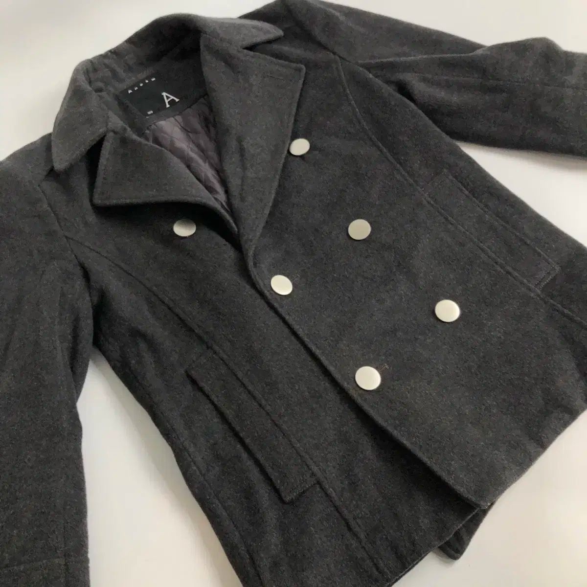 Dolce&Gabbana 裏地ブランド柄ビックシルエット3Bヘビーコート 48 Dolce&Gabbana 裏地ブランド柄ビックシルエット3Bヘビーコート 48 商品一覧