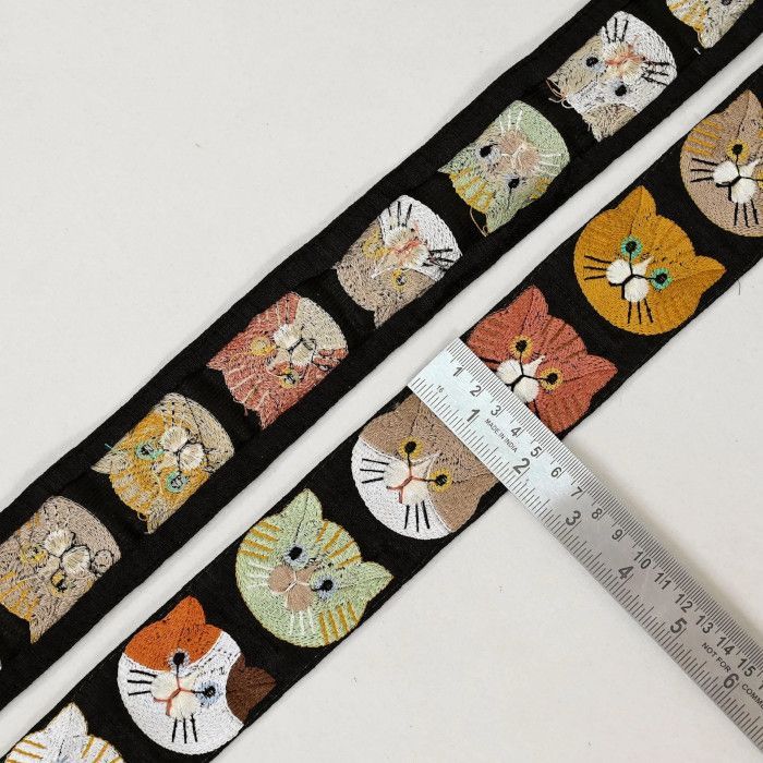 インド刺繍リボン50cm切り売り キャットフェイス ブラック 5.0cm幅 HC