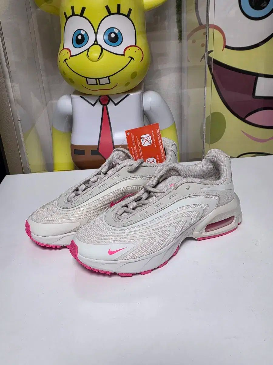 ナイキ エアマックス FIRE FANTOM LIGHT ボーン 245