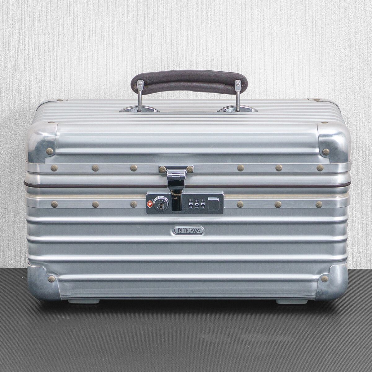 未使用 RIMOWA リモワ CLASSIC FLIGHT クラシックフライト BEAUTY CASE