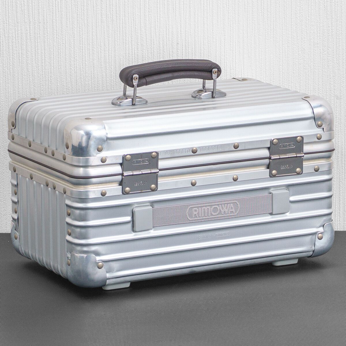 美品 レア リモワ クラシックフライト ビューティーケース 971.38 11L 未使用 RIMOWA リモワ CLASSIC FLIGHT クラシックフライト BEAUTY CASE
