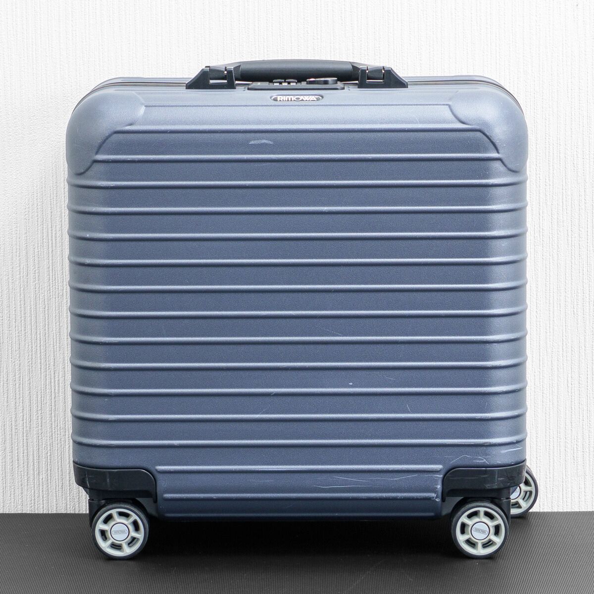 美品 RIMOWA リモワ SALSA サルサ 27L 機内持ち込み 4輪 ビジネス