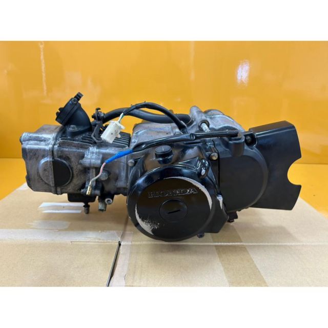 YS 30397]@ホンダ HONDA スーパーカブ50 AA01-175 エンジン本体 実働