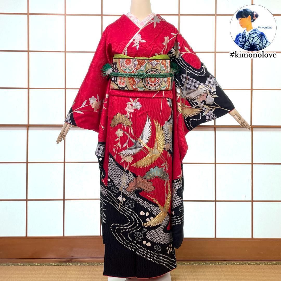 振袖・長襦袢 2点セット 正絹 金彩 刺繍 絞り 群鶴 深い赤 振袖・長襦袢 2点セット 正絹 金彩 刺繍 絞り 群鶴 深い赤