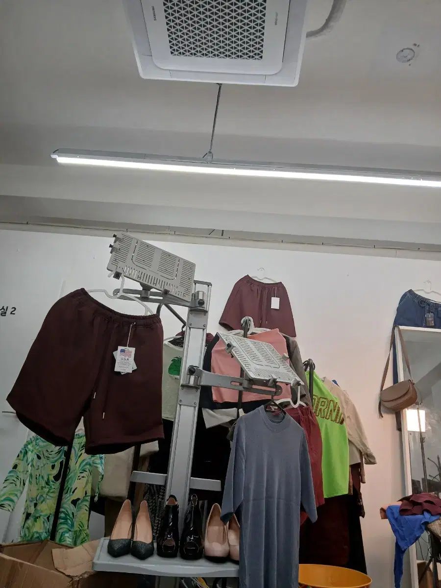 写真にある物すべて販売しています