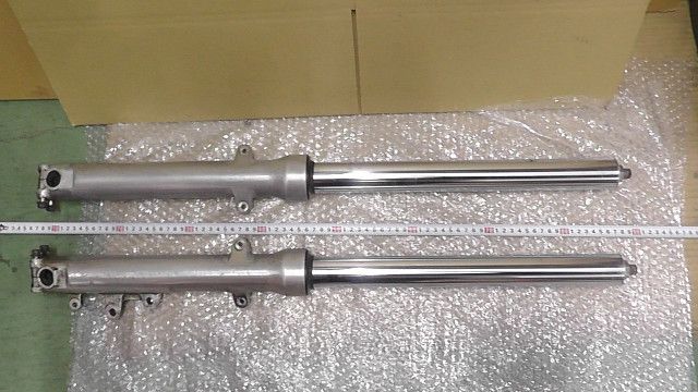 バンディット250 V GJ 77 A 108 xxx の フロントフォーク