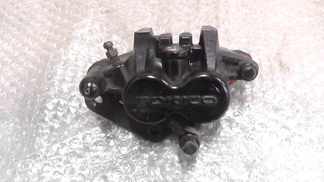 バンディット250V　GJ77A-108xxx　の　フロントキャリパー　:#1763700970